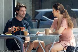 Amanda cerny ретвитнул(а) eva fox 🦊 狐. Patrick Schwarzenegger Goes On A Coffee Date With Amanda Cerny Daily Mail Online