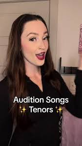 Dee Hatley's Instagram, Twitter & Facebook