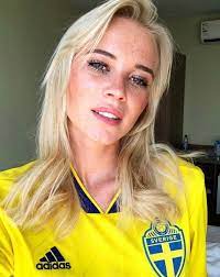 Han är gift med tina larsson (född lönnberg, 1985). Sweden Wags Victor Lindelof S Wife Maja Nilsson Leads The Ladies Cheering On England S World Cup Opponents Mirror Online