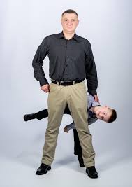 Usted es maravilloso. Hombre maduro hipster fondo azul. Masculinidad y  brutalidad. Guy cerda apuntando hacia ti. Apoyo y motivación. Hombre  motivado. Seguro de sí mismo y motivado. Sentirse motivado.