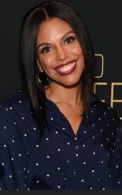 Leslie playmom peaches look like Marla Gibbs sister lol