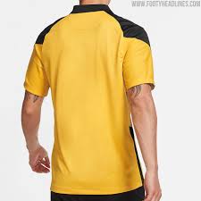 All information about kaizer chiefs (dstv premiership) current squad with market values transfers rumours player stats fixtures news. Kaizer Chiefs Trikot 20 21 Nike Kaizer Chiefs 20 21 Heim Und Auswartstrikots Kaiser Chiefs Trikot Original Nike Klassiker Hefni Hutagalung