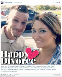 Divorce Selfies Are Growing In Popularity As Couple Poses Outside A Calgary Court Daily Mail Online They went to your parents two years in a row, now my mom and her partner want them to come up to joburg for a holiday this time. daily mail