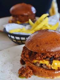Bugo art burgers, porto kuva: Os 8 Hamburgueres Mais Originais De Lisboa E Porto Restaurantes Magg