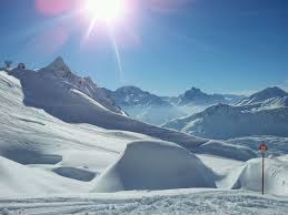 Wintersporters die vandaag vanuit oostenrijk terug willen naar huis, moeten nog steeds rekening houden met lange files. Studieweek Strafrecht In De Sneeuw St Anton Am Arlberg Oostenrijk 14 20 Januari 2018 De Brink