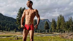 Young Man shows his MUSCULAR BODY - YouTube