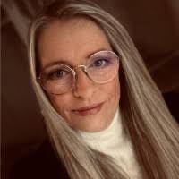 Melanie Rapp's Instagram, Twitter & Facebook