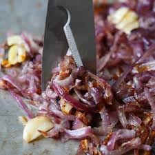Kitchen Hack How To Make Caramelized Onions In The Oven Fit Foodie Finds Onion Recipes Red Onion Recipes Caramelized Onions