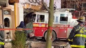 See more ideas about fdny, fire trucks, emergency vehicles. Fdny Truck Racing To Fire Crashes Into Brooklyn Boutique New York Daily News