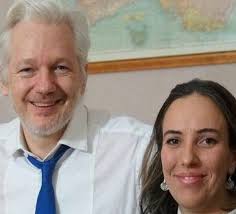 Il libro di Stefania Maurizi spiega perché vogliono Julian Assange morto