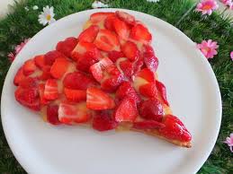 Tarte Aux Fraises Et A La Creme De Citrons Lemon Curd Sur Fond Financier Recettes Recette Tarte Aux Fraises Recette Tarte Aux Fraises Creme Au Citron