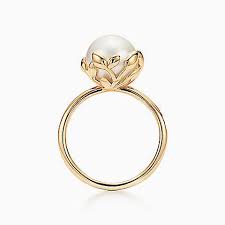 Paloma Picasso Olive Leaf Ring In 18k Gold With A Freshwater Cultured Pearl Olive Leaf Ring Pearl Jewels Pearl Ring Design