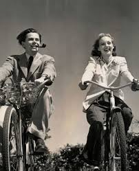 Glenn Ford And Evelyn Keyes Ride Bikes I Want To Ride My Bicycle Built Ford Tough Cycling Fashion