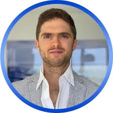 The new Midjourney v5.2 is incredible. They have a new feature that allows  you to "Zoom Out" of any photo. ↓ Check out AlphaSignal.ai to get a weekly  summary of the top