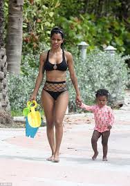 Teyana taylor is an american singer and actress from harlem, new york city. Teyana Taylor Has Mommy Daughter Day With Her Adorable Baby Girl In Miami