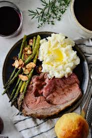 For your christmas dinner, create a showpiece roast flavored simply with rosemary, garlic, and onions cooked in red wine. Dijon Rosemary Crusted Prime Rib Roast With Pinot Noir Au Jus Simply Scratch