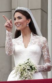 Hochzeitskleid prinzessin tüll mit kristallen und glasperlen viele schichten tüll sehr hochwertige. 4 29 11 I Love Everything About Kate S Wedding Look Prinzessin Kate Kleid Hochzeit Royale Hochzeiten