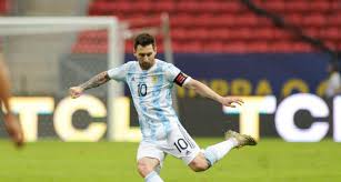 Lucas alario (argentine) marque de la tête. 7dog2eydkoi4lm