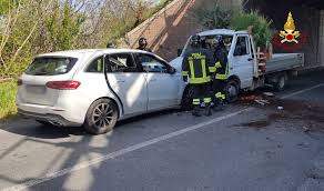 Oltre a dare la tua opinione su questo tema, puoi anche farlo su altri termini relativi a incidente, autostrada, oggi, incidente autostrada a4, incidente autostrada a1, incidente autostrada bologna, incidente. Frontale Tra Auto E Furgone Grave Un Conducente Cronaca Pistoia