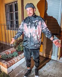 Dopo due settimane di misteri, andrea montovoli ha svelato quale fosse il segreto del suo passato che non aveva rivelato a nessuno. Andrea Montovoli Home Facebook