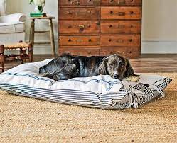 Fleece and cotton would be a comfortable fabric to use for those who like their beds soft. 5 Easy Inexpensive Diy Dog Beds