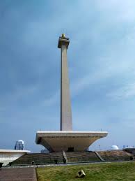 Monumen nasional) is a 450 ft tall monument in jakarta, indonesia. Monas Ikon Kebanggaan Masyarakat Jakarta Majalah Gpriority