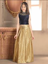 Pin By Juvenil Tcp India On Aveni With Images Gowns For Girls Kids Lehenga Choli Kids Dress Patterns