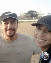 La actriz Yuliet Cruz compartió este bonito recuerdo con unas palabras  llenas de cariño: “Miren con quien me encontré en esa ocasión✨” ¡Los  encuentros inesperados también tienen su magia! 💫 #YulietCruz  #MomentosQueSumán #