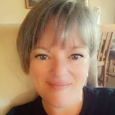 Kelli Wallin's Instagram, Twitter & Facebook