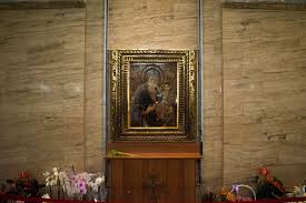 6 мая 2015 197 просмотров. Foto Video Prima Zi De Pelerinaj La MÄnÄstirea Nicula Trasee Speciale Pentru Evitarea AglomerÄrii DezinfectanÈi Masca Obligatorie Cluj24 Ro