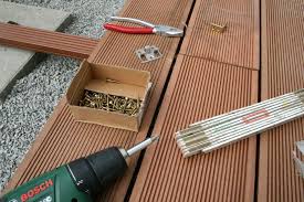 Wie Man Eine Terrasse Aus Wpc Dielen Verlegt Terrasse Holz Terrasse Wpc Verlegen