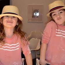 Car leur célèbre maman ne pouvait même pas imaginer de voyager sans ses jumeaux. Pin On Celine Dion