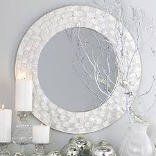 Üstelik bahsettiğimiz bu ürünlerin yanında,bu ürünleri boy ayna modelleri olarak da kullanmak için, dekoratif duvar aynası olarak satın alan bir çok tüketicide mevcut. Dekoratif Ayna Modelleri Duvarlarinizda Cok Sik Duracak Moda Dekorasyonlar