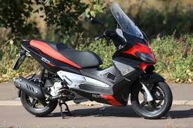 The name aprilia is not new to racing enthusiasts. Aprilia Sr Max 300 2011 2012 Review Specs Prices Mcn