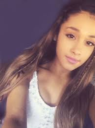 She was featured in the periodical folhinha in 2016. Ariana S Hairstyles Are Amazing Ariana Grande Hair Ariana Grande Ariana Grande Style