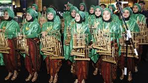 ᮃᮀᮊᮣᮥᮀ) adalah alat musik multitonal (bernada ganda) yang secara tradisional berkembang dalam masyarakat sunda di suku sunda alat musik ini dibuat dari bambu, dibunyikan dengan cara digoyangkan (bunyi disebabkan oleh benturan badan pipa bambu) sehingga menghasilkan bunyi yang bergetar dalam susunan nada 2, 3, sampai 4 nada dalam setiap ukuran, baik. 6 Jenis Alat Musik Tradisional Indonesia Terkenal Dan Mendunia Citizen6 Liputan6 Com