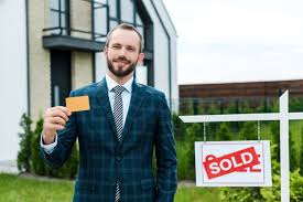 Update your real estate headshot frequently. 10 Benefits Of Hiring A Real Estate Agent Mashvisor
