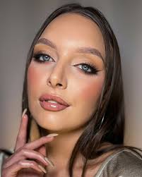 Anna Iwanicka The Make Up...