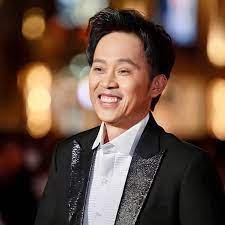 Hoài linh là danh hài đạt được nhiều giải thưởng mai vàng,. Vo Nguyá»…n Hoai Linh Youtube