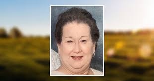 Hattie Hodges's Instagram, Twitter & Facebook