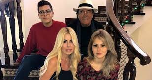 Born on 26th august, 1972 in lecce, italy, she is famous for la fattoria. Albano Carrisi E Loredana Lecciso Il Genero Si Candida In Politica