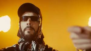 Amiri x Wes Lang Black Allover Sketch Print Scarf worn by Anuel AA in VVS  SWITCH Remix by (Letra/Lyrics) Pressure9x19, YovngChimi, Hades66, CDobleta,  Luar La L