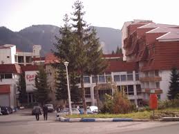 Una camera di hotel a poiana brașov costerà circa 63 € a notte. Hotelul CiucaÈ Din Poiana BraÈov LÄsat In ParaginÄ De Ani De Zile Ar Putea Fi Modernizat In Cele Din UrmÄ Biz Brasov