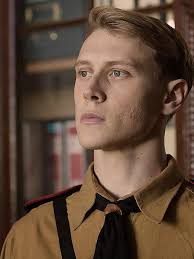 He Has Acne George Mackay Hollywood Actor Mackay