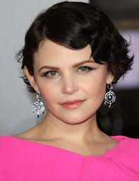 52 Stunning Short Hairstyles For Round Faces To Try In 2025