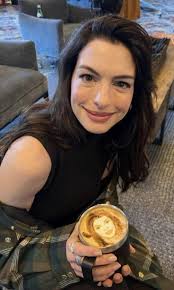 Beautiful Anne Hathaway💞💞