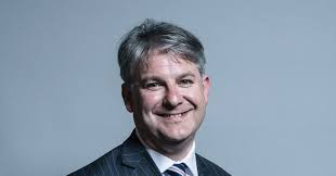 MP says NHS 'shambles' is fault of 'utterly useless senior managers'