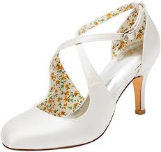 From image2.stileo.it valentino invece propone sandali in oro da abbinare ai suoi abiti da sera. Emily Bridal Scarpe Da Sposa Scarpe Da Sposa Vintage Decollete Con Tacco Alto E Cinturino Alla Caviglia Con Cinturino Alla Caviglia Eu36 Avorio Amazon It Scarpe E Borse