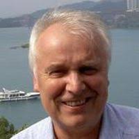 جوئل شکتر نویسنده کتاب تئاتر مردم