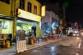 The most popular items they serve include claypot loh shee fun and siew yoke mee or roasted pork noodle. China Town Seng Kee Petaling Street Kl I Come I See I Hunt And I Chiak